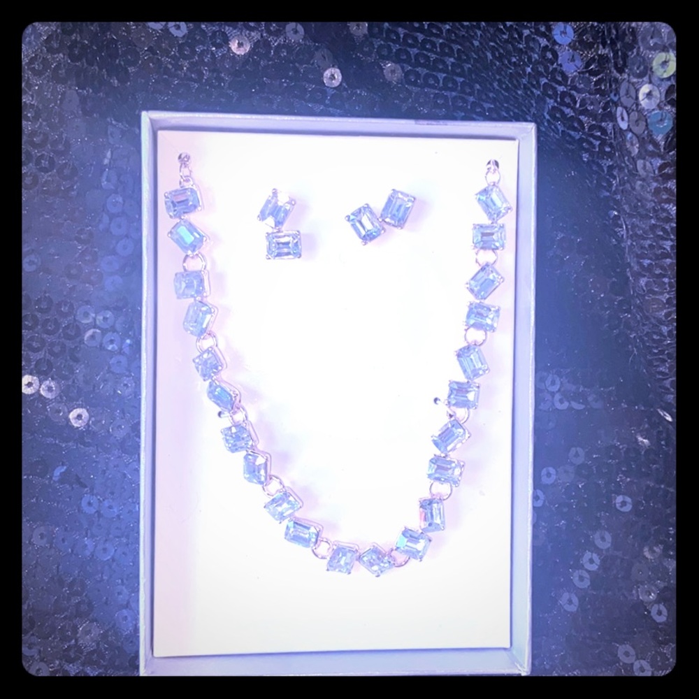 Accr Crystal Stone necklace and earring set